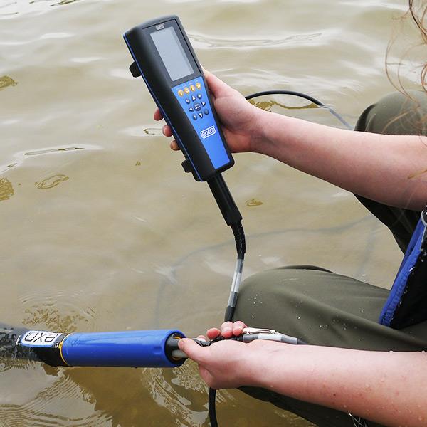 EXO Sonde Handheld Interface for Calibrating and Data Logging