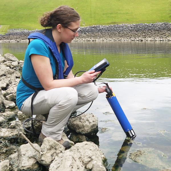 EXO Sonde Handheld Interface for Calibrating and Data Logging | ysi.com