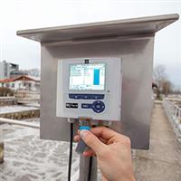 YSI IQ SensorNet 282/284 Controller allows you to monitor water quality ...