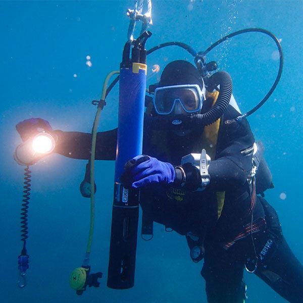 Multiparameter Water Quality Sonde for Unattended Monitoring