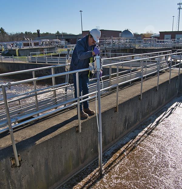 Inspecting Ammonium Sensor in Aeration Basin | YSI | IQSN