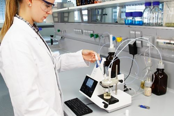 Karl Fischer Sample Preparation in Pharmaceuticals