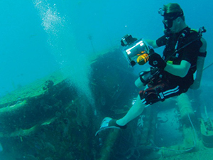 NEEMO-Diver-with-CastAway-on-Camera.jpg