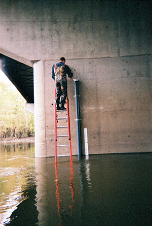 Sonde Installed on Bridge A525